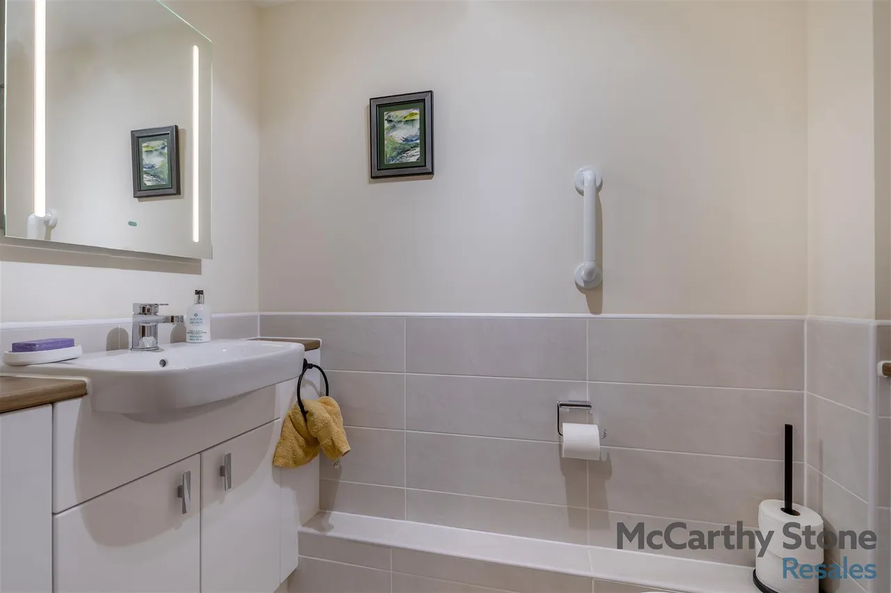 Burlington Gardens, Leyland, PR25, photo 14