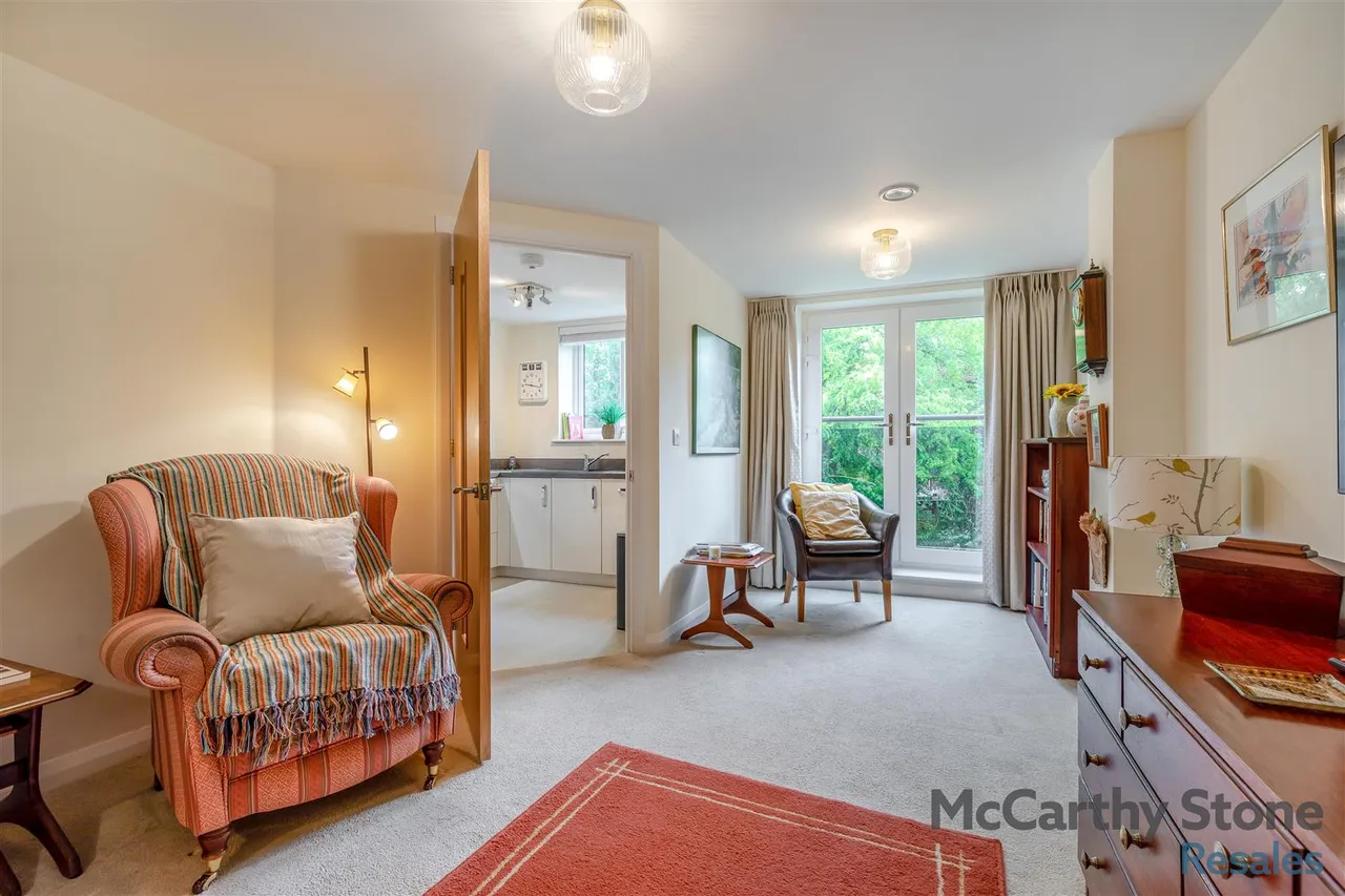 Burlington Gardens, Leyland, PR25, photo 2