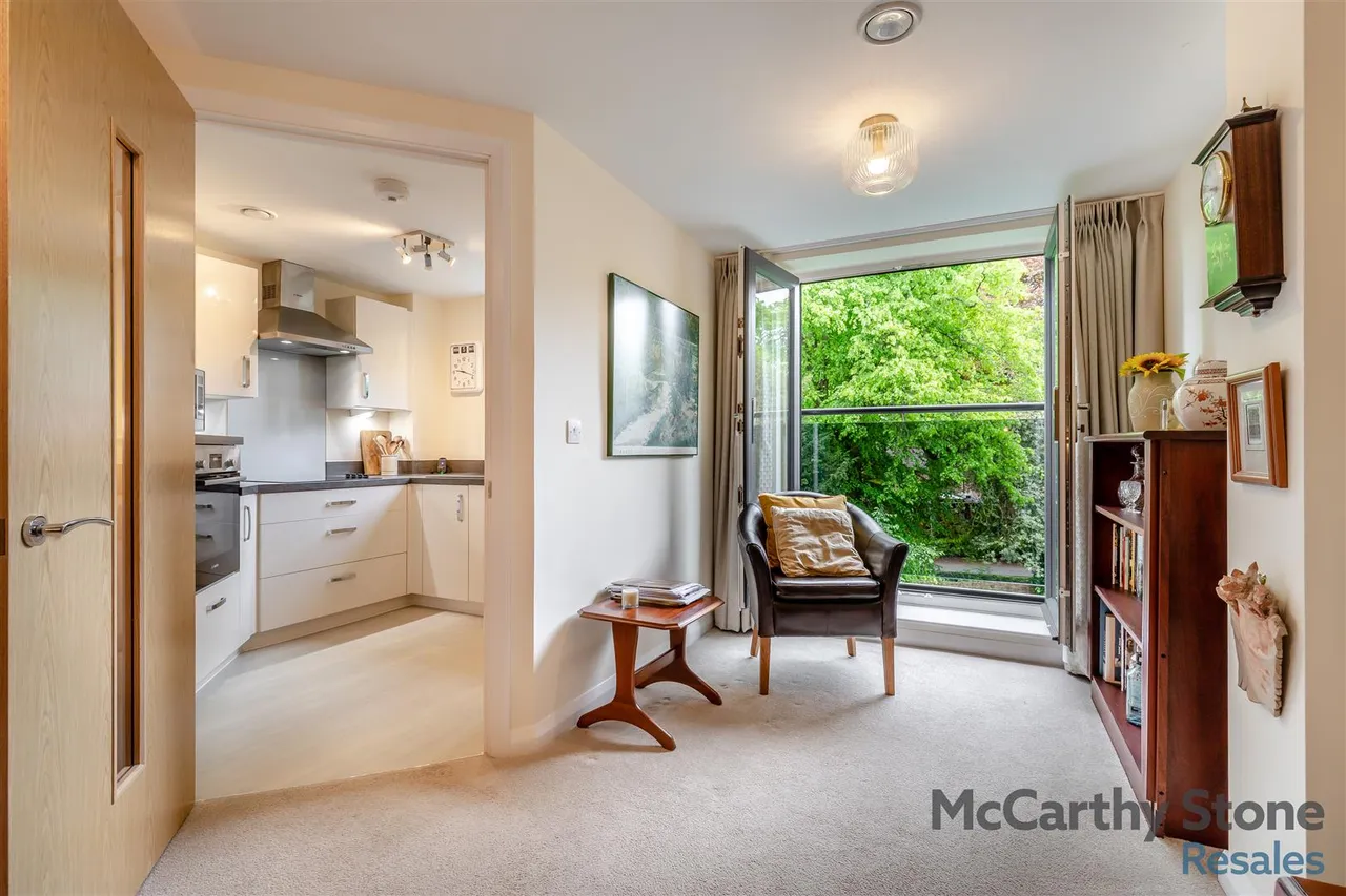 Burlington Gardens, Leyland, PR25, photo 4