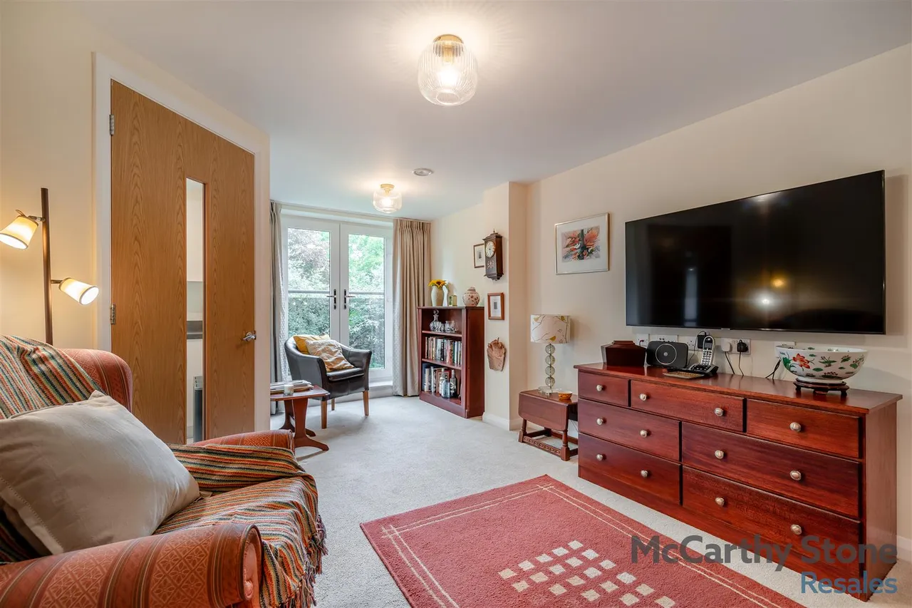 Burlington Gardens, Leyland, PR25, photo 3