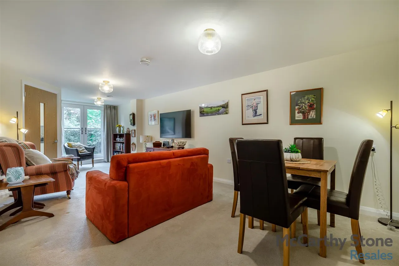 Burlington Gardens, Leyland, PR25, photo 5