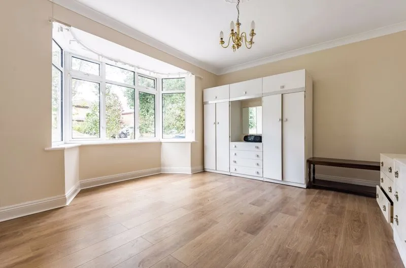 Box Ridge Avenue, Purley CR8 3AR, photo 2