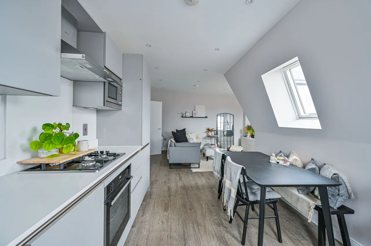 Surbiton, KT6, photo 5