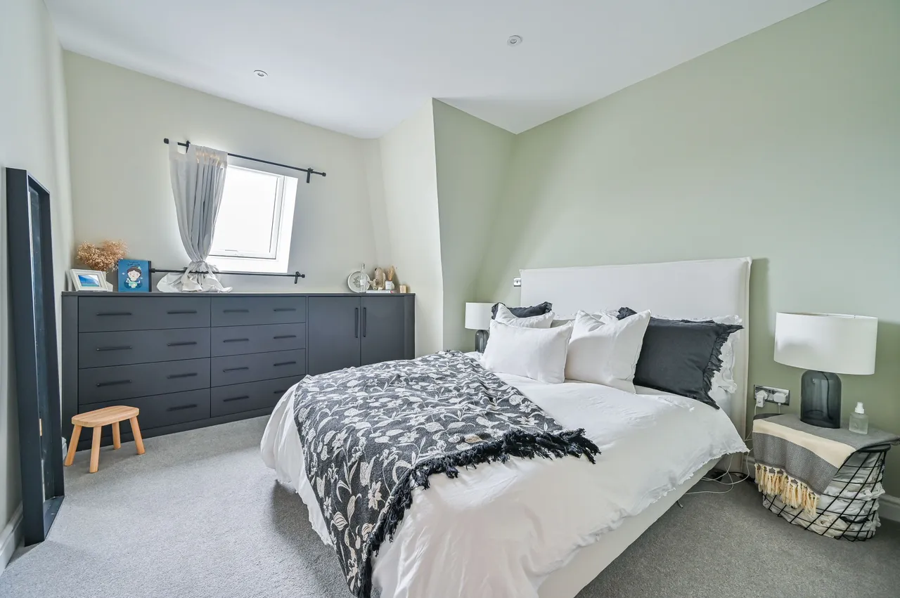 Surbiton, KT6, photo 3