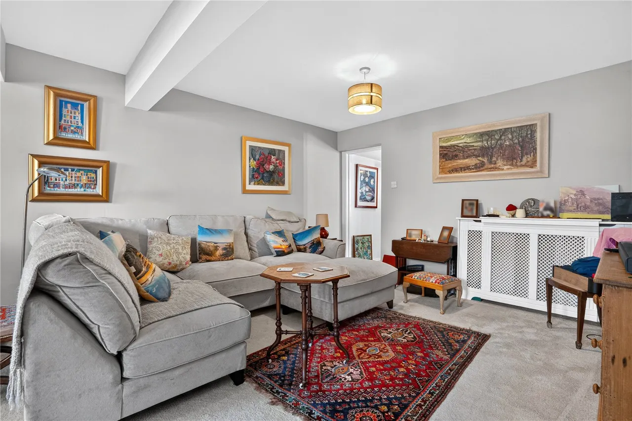 Chobham Road, Knaphill, GU21, photo 4