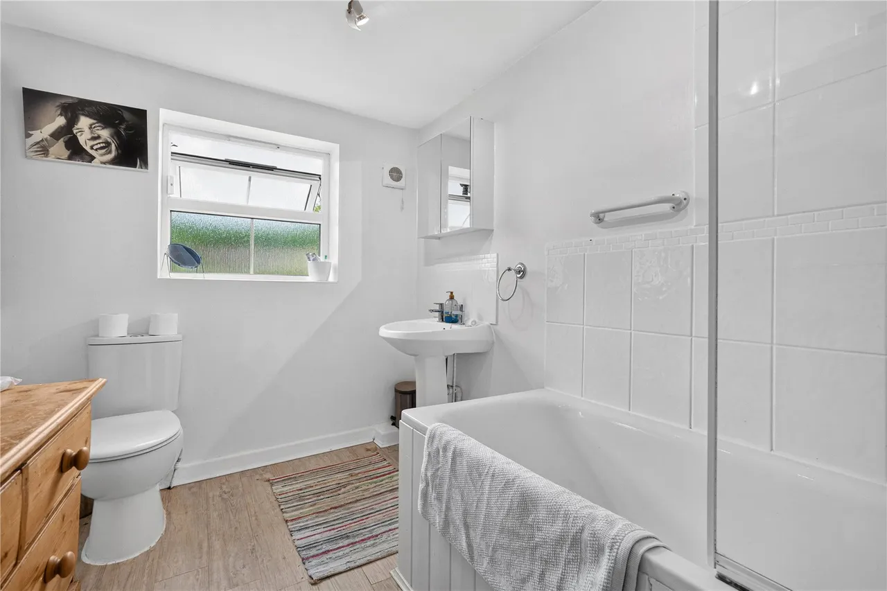 Chobham Road, Knaphill, GU21, photo 14