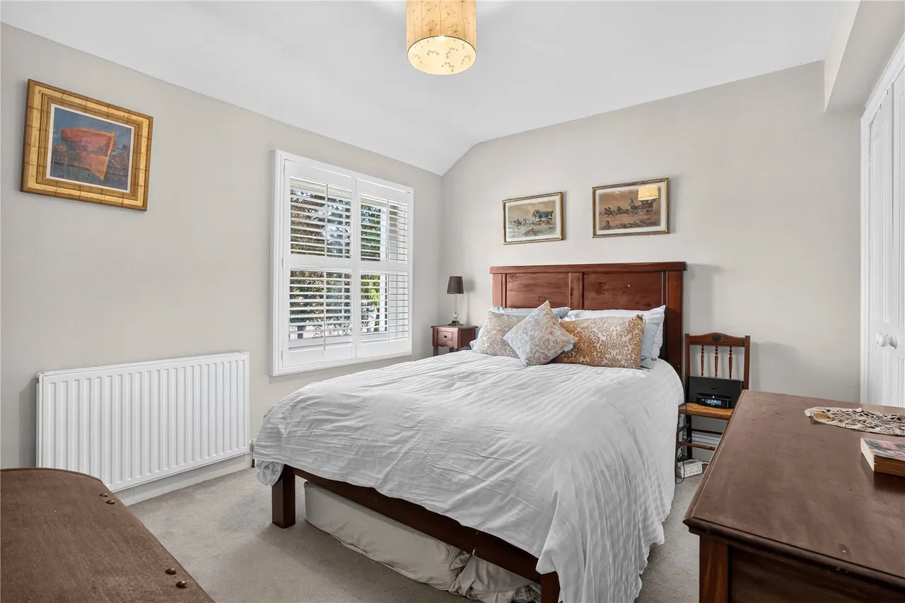 Chobham Road, Knaphill, GU21, photo 11