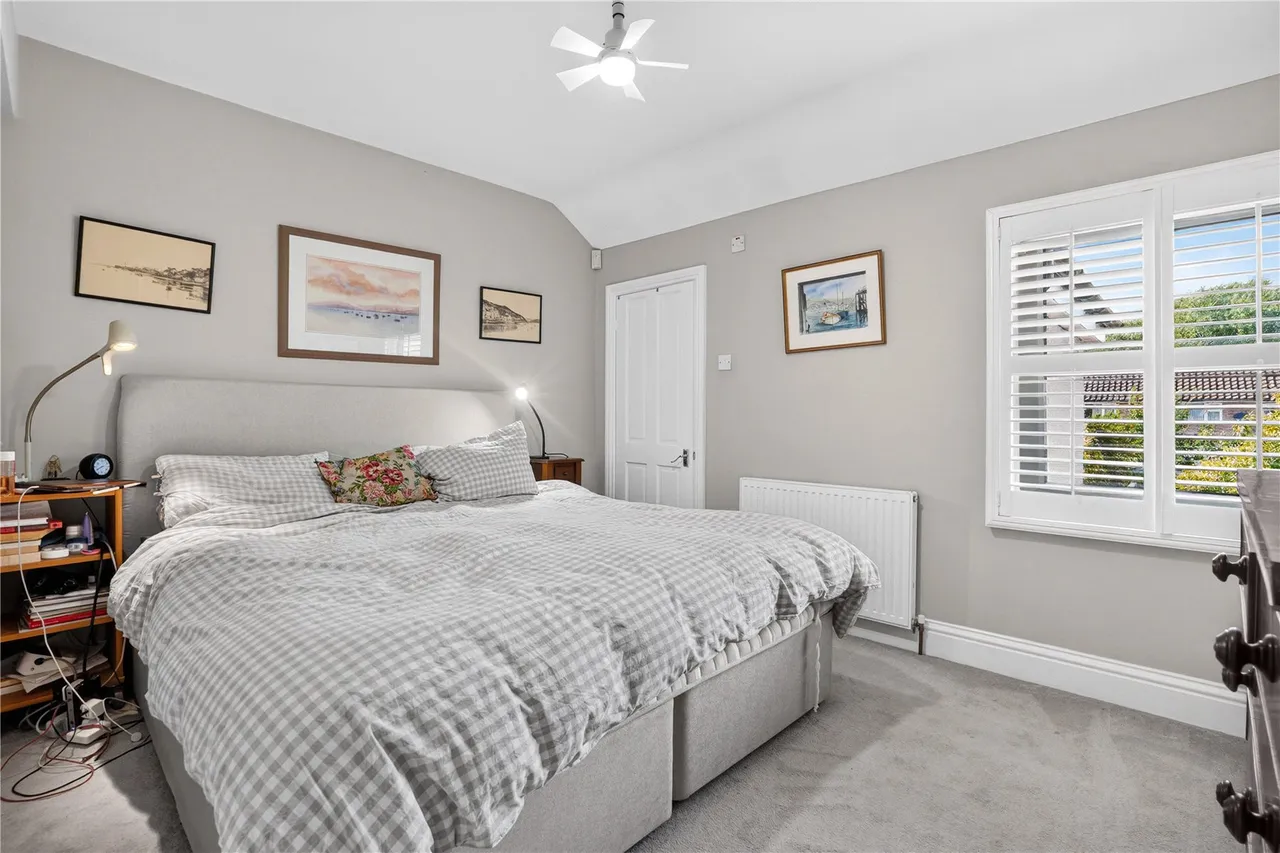 Chobham Road, Knaphill, GU21, photo 12