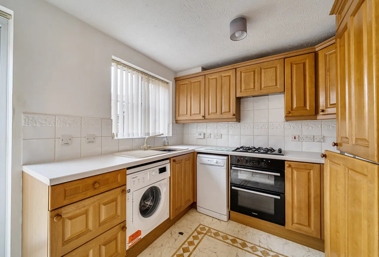 Graylag Crescent, Gloucestershire, Walton Cardiff, GL20 7RR, photo 3