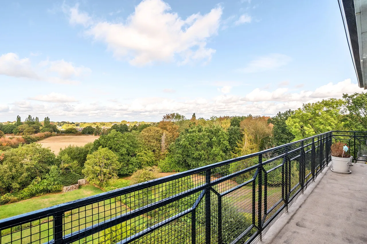 Oatlands Drive, Weybridge, KT13, photo 7