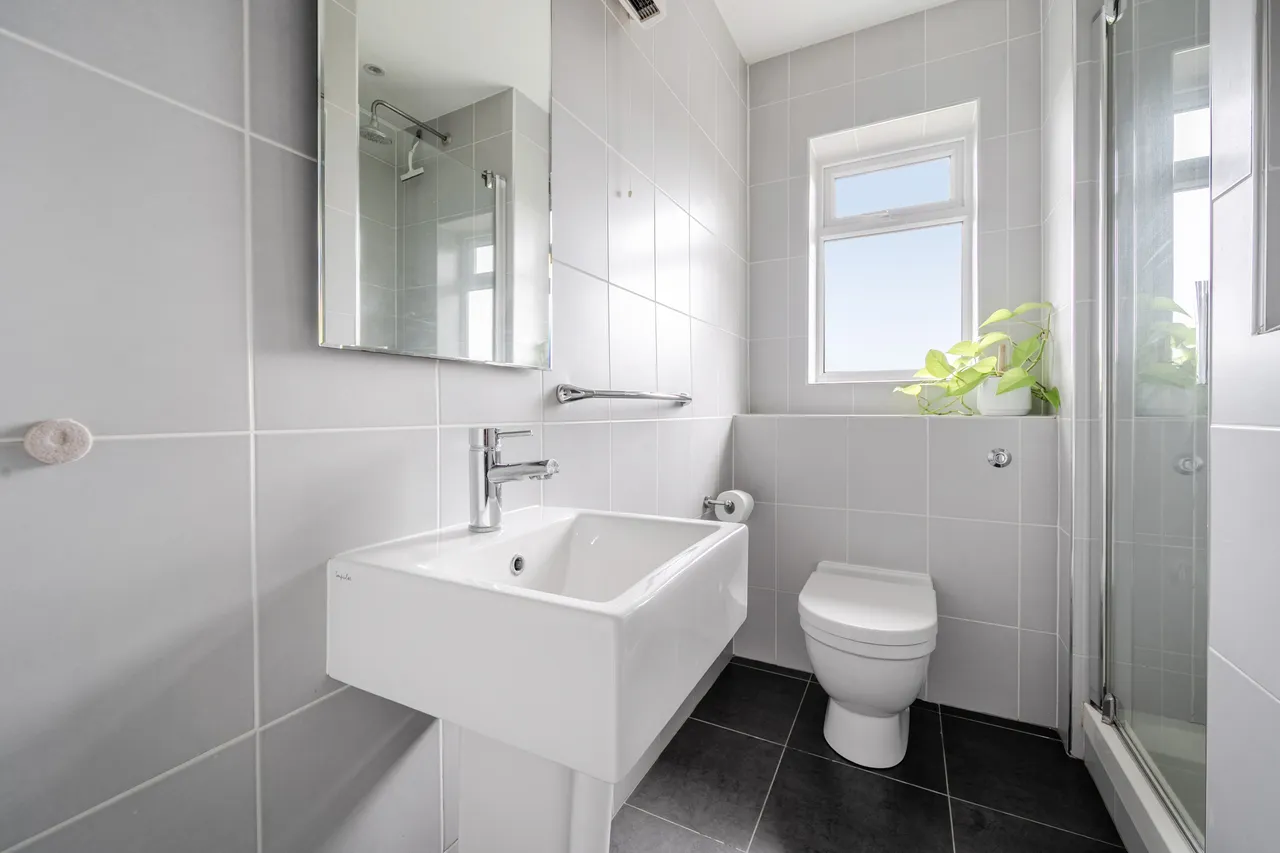 Oatlands Drive, Weybridge, KT13, photo 12