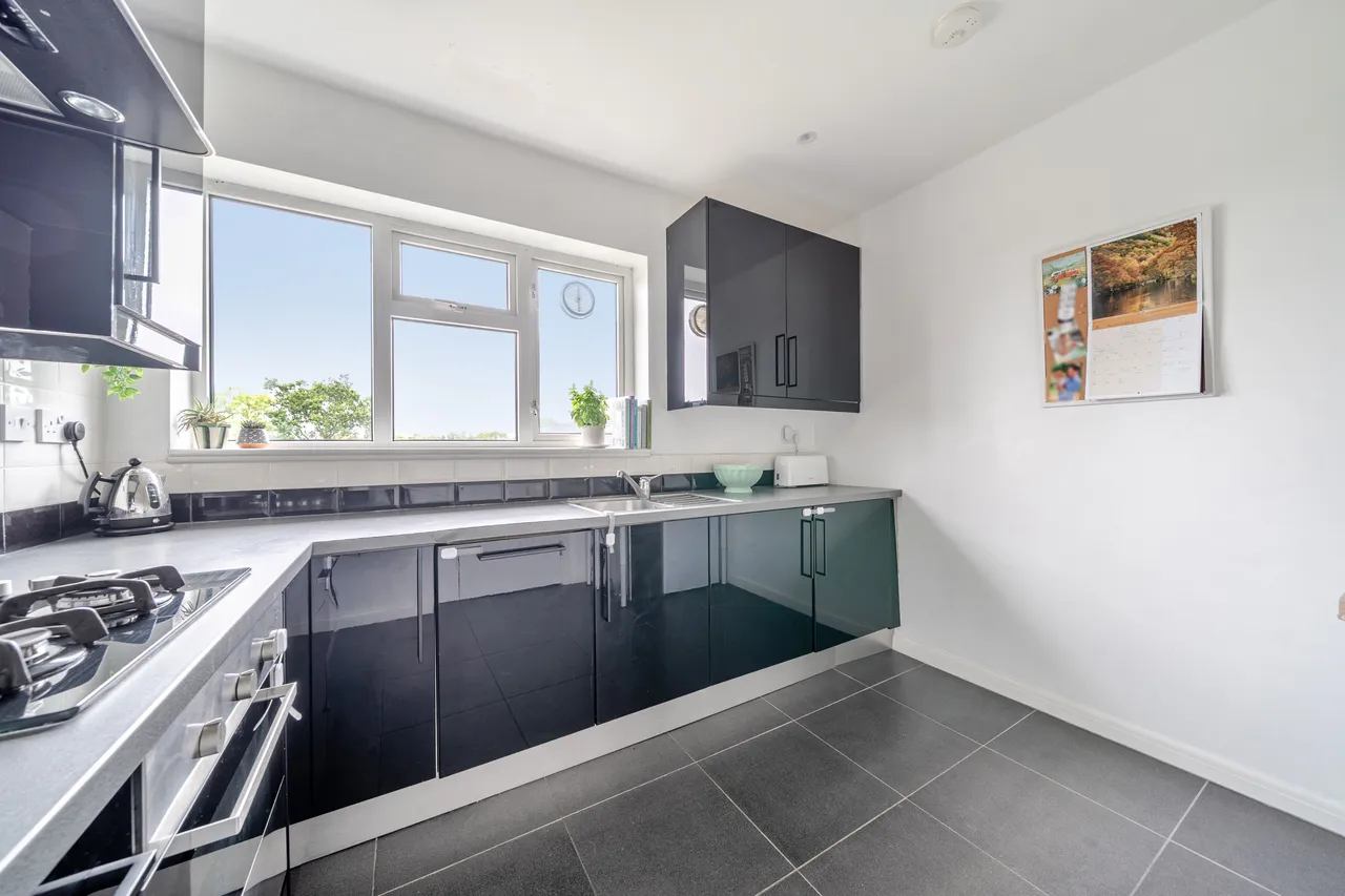 Oatlands Drive, Weybridge, KT13, photo 10
