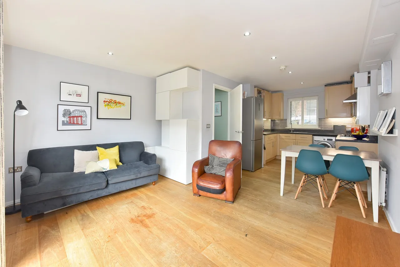 Bagleys Lane, Fulham, London, SW6, photo 3