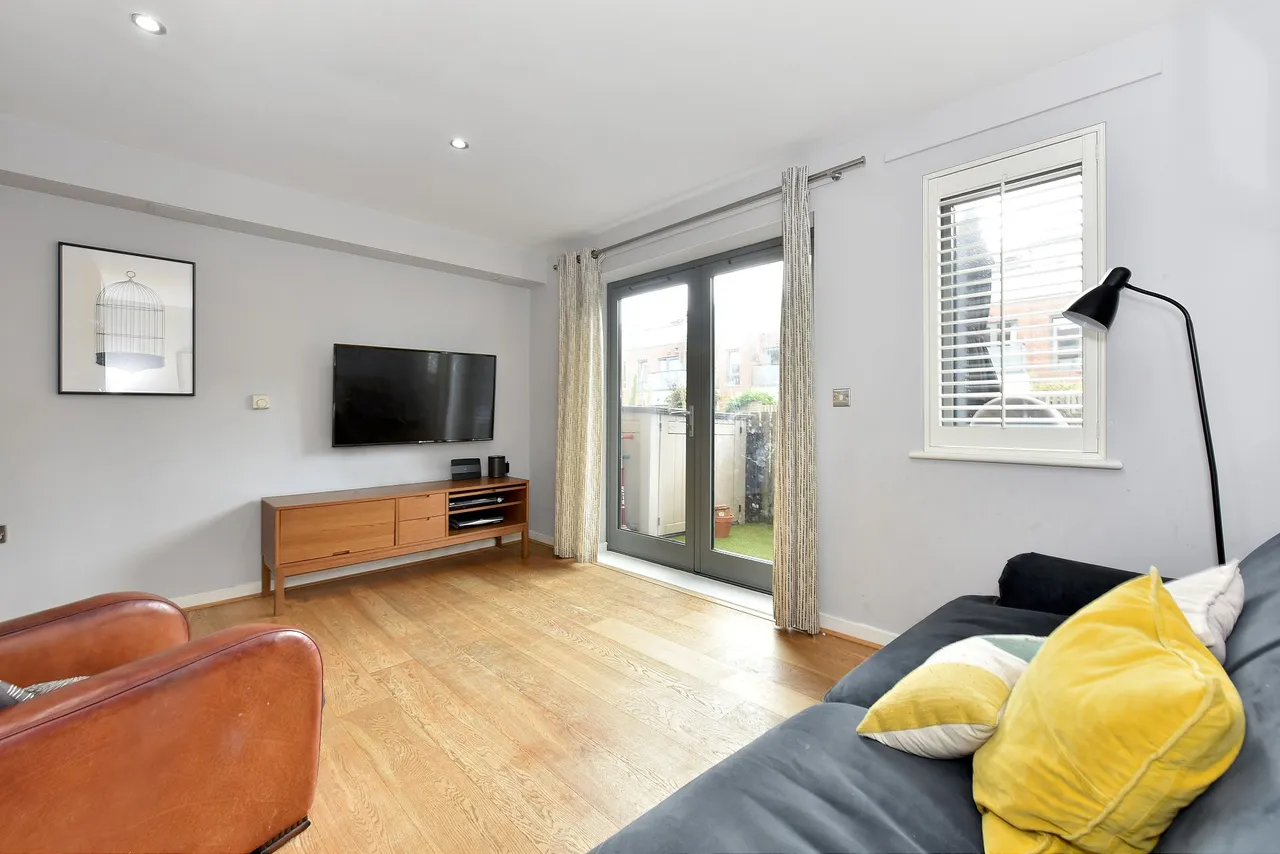 Bagleys Lane, Fulham, London, SW6, photo 2