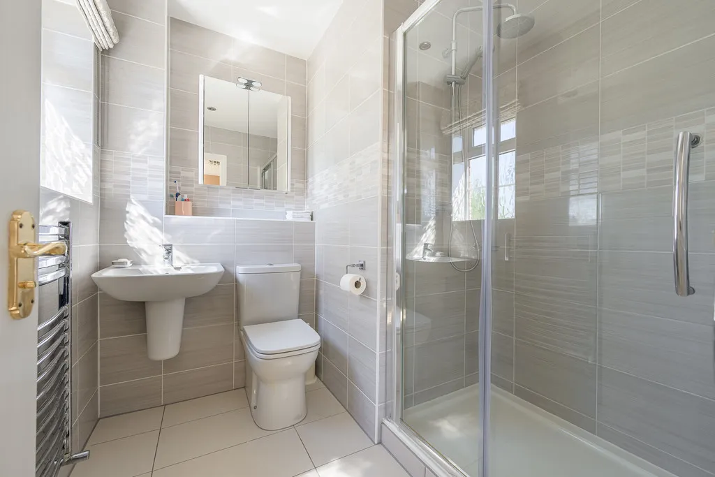 Deer Park Drive, Newport, photo 16