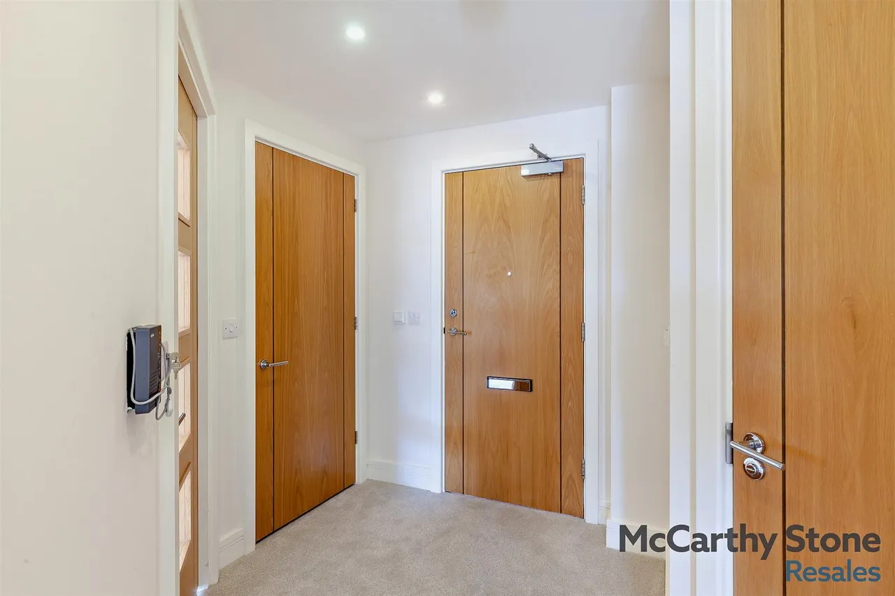 High Street, Ongar, CM5, photo 13