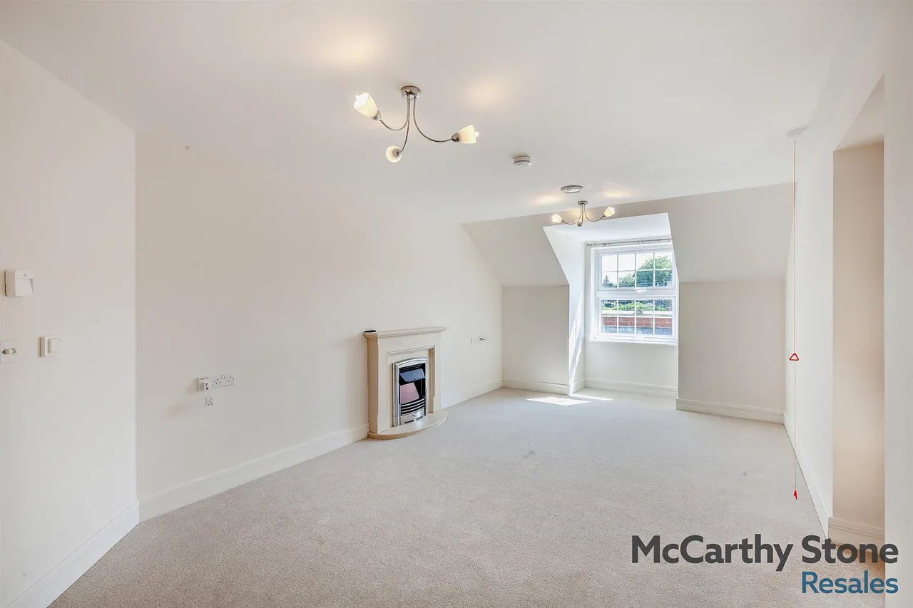 1 bed flat for sale, High Street, Ongar, CM5