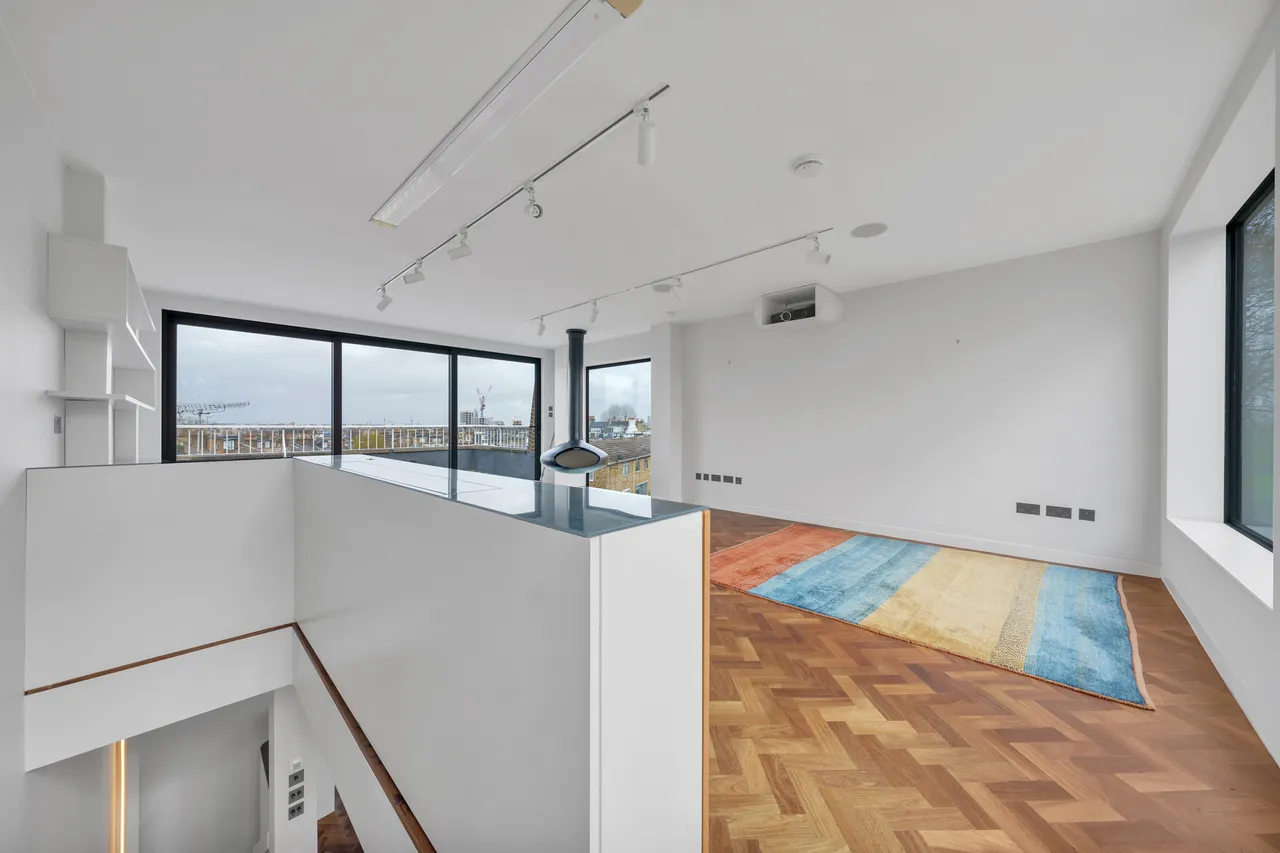 Meadowbank, London, NW3, photo 3