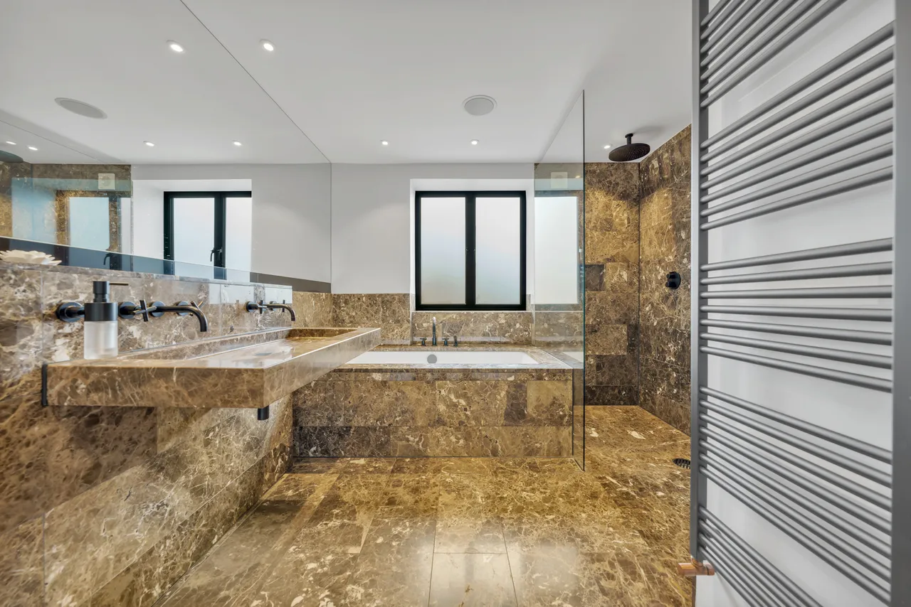 Meadowbank, London, NW3, photo 9