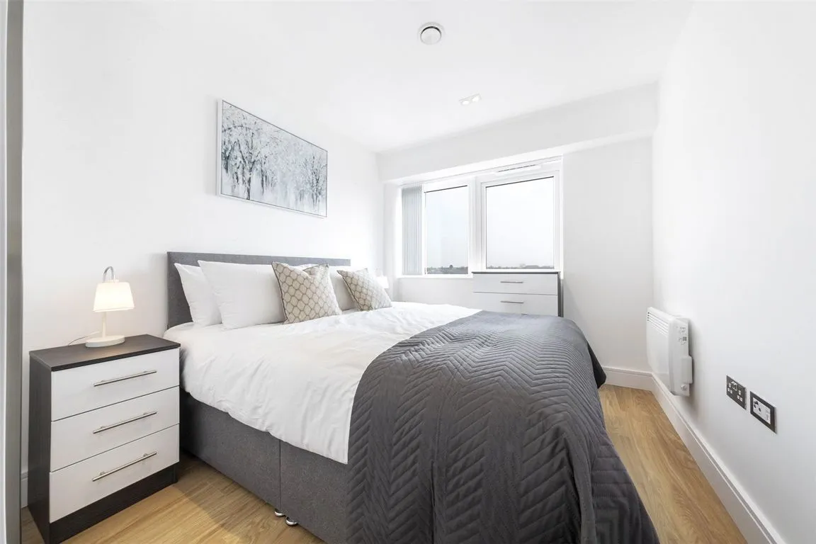 Laporte Way, Luton, photo 6