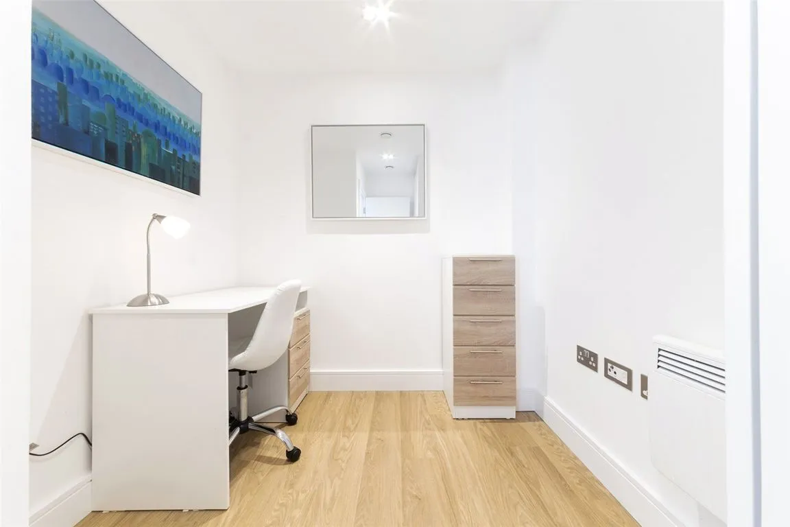 Laporte Way, Luton, photo 7