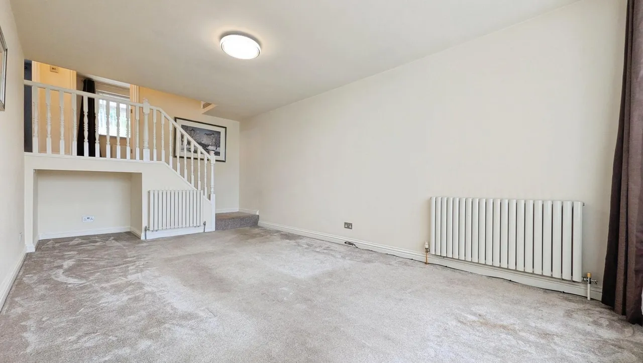 3 bed house for sale, Carr House Road, Springhead, OL4
