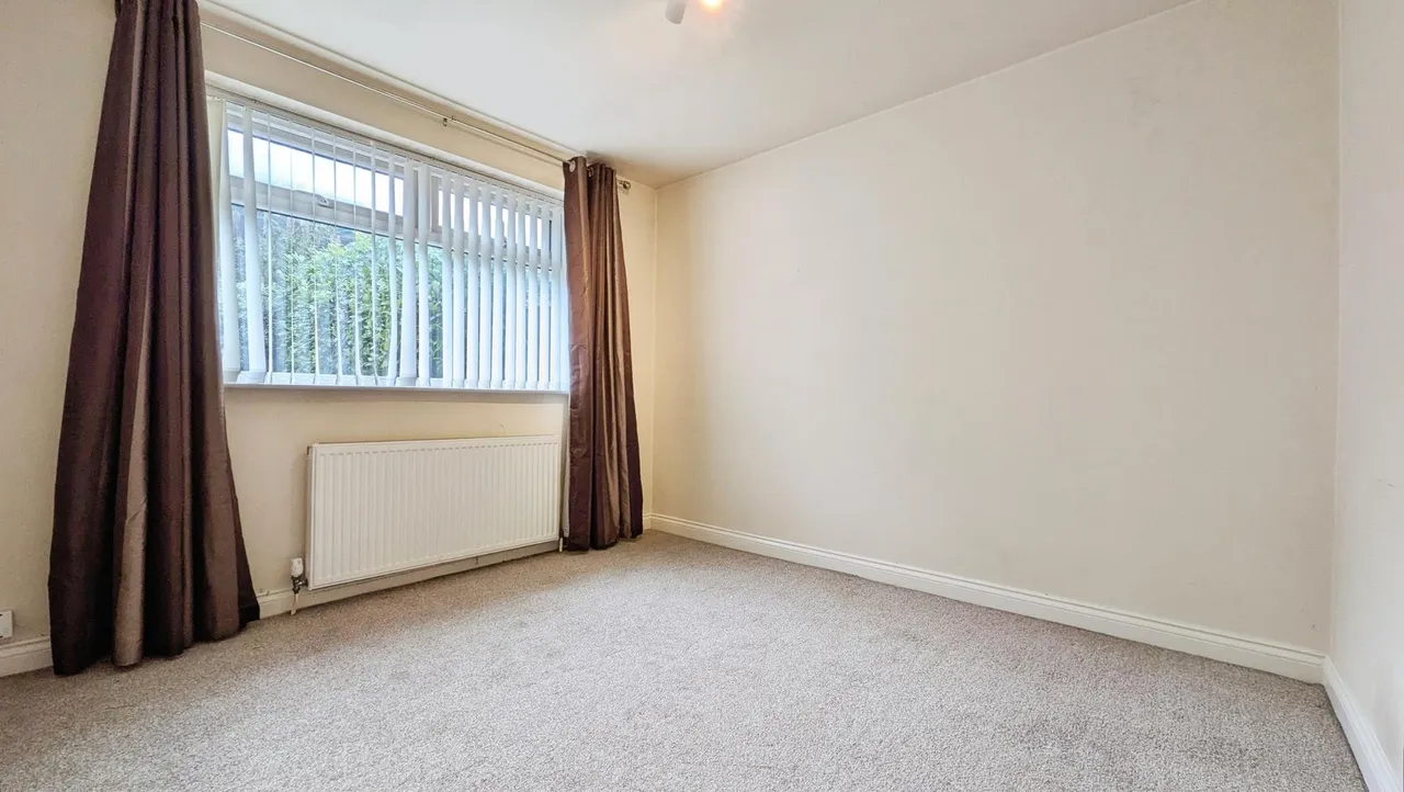 Carr House Road, Springhead, OL4, photo 13