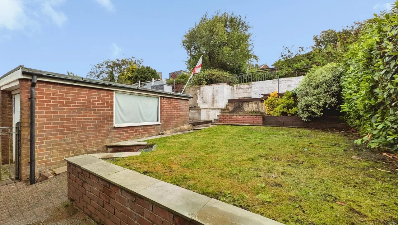 Carr House Road, Springhead, OL4, photo 18