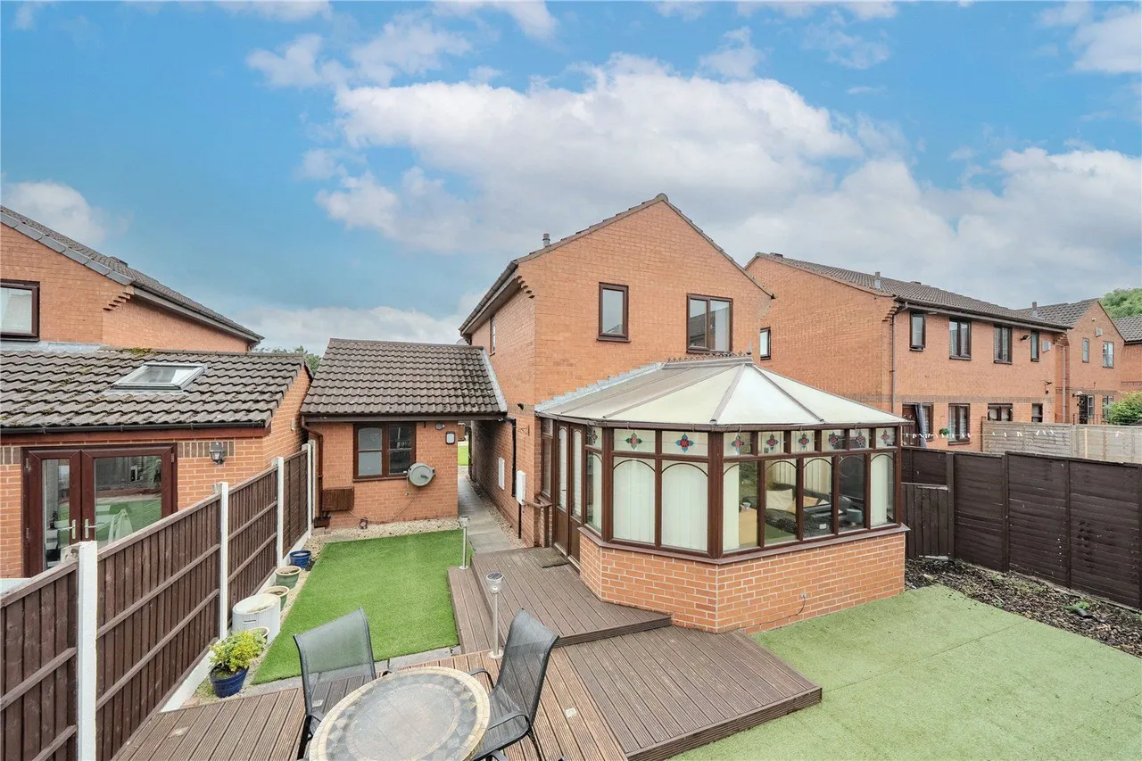 Dawsons Corner, Stanningley, LS28, photo 8
