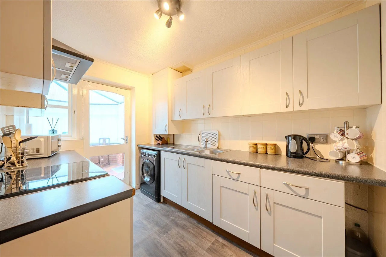 Dawsons Corner, Stanningley, LS28, photo 3