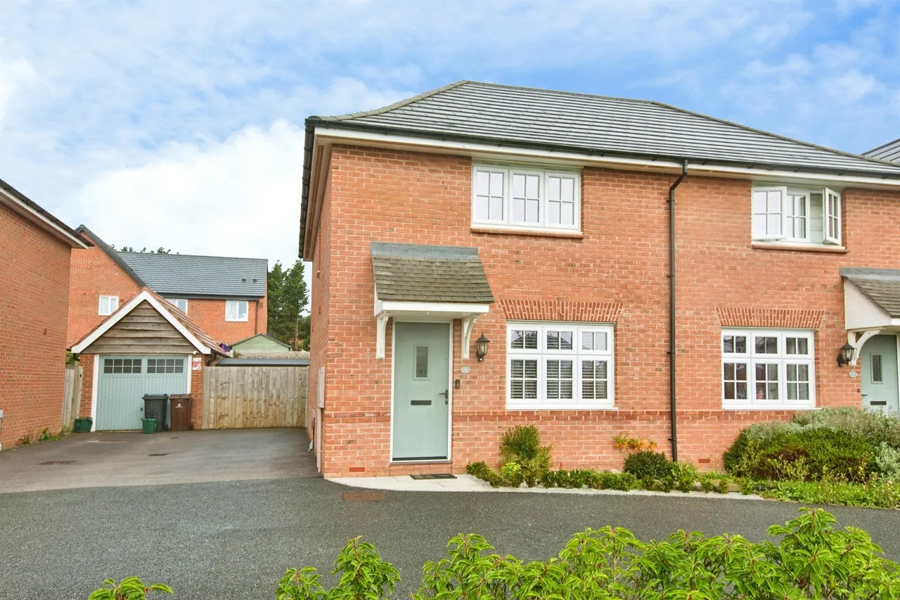 3 bed house for sale — Chamomile Place, Mickleover, DERBY