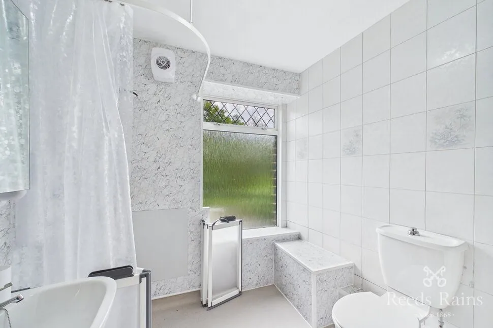 Taylor Hill Road, Berry Brow, Huddersfield, West Yorkshire, HD4, photo 8