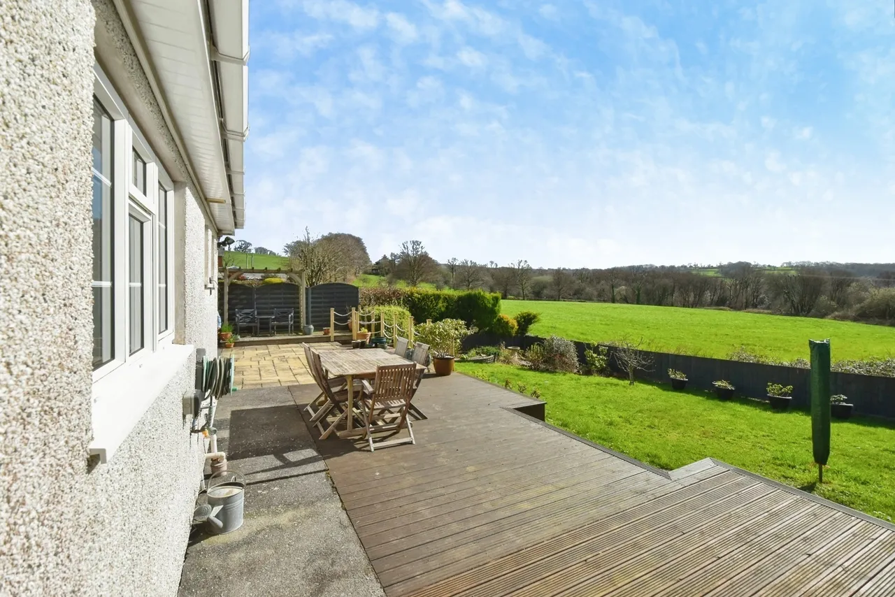 Kings Road, Llandybie, SA18, photo 3