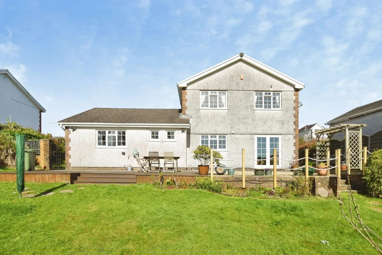Kings Road, Llandybie, SA18, photo 17