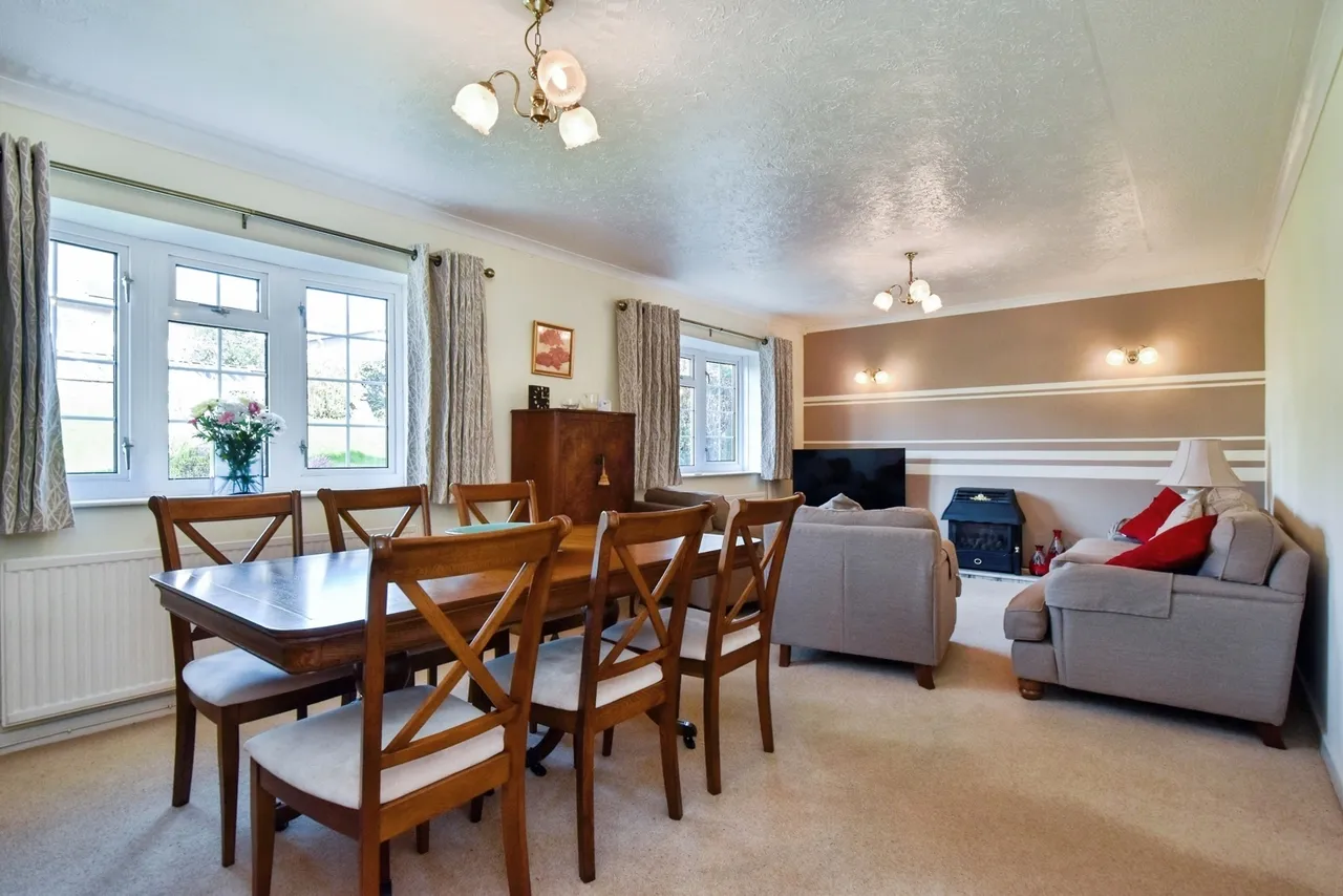 Kings Road, Llandybie, SA18, photo 8