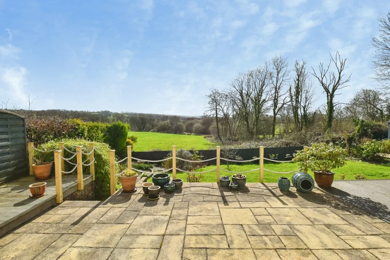 Kings Road, Llandybie, SA18, photo 9