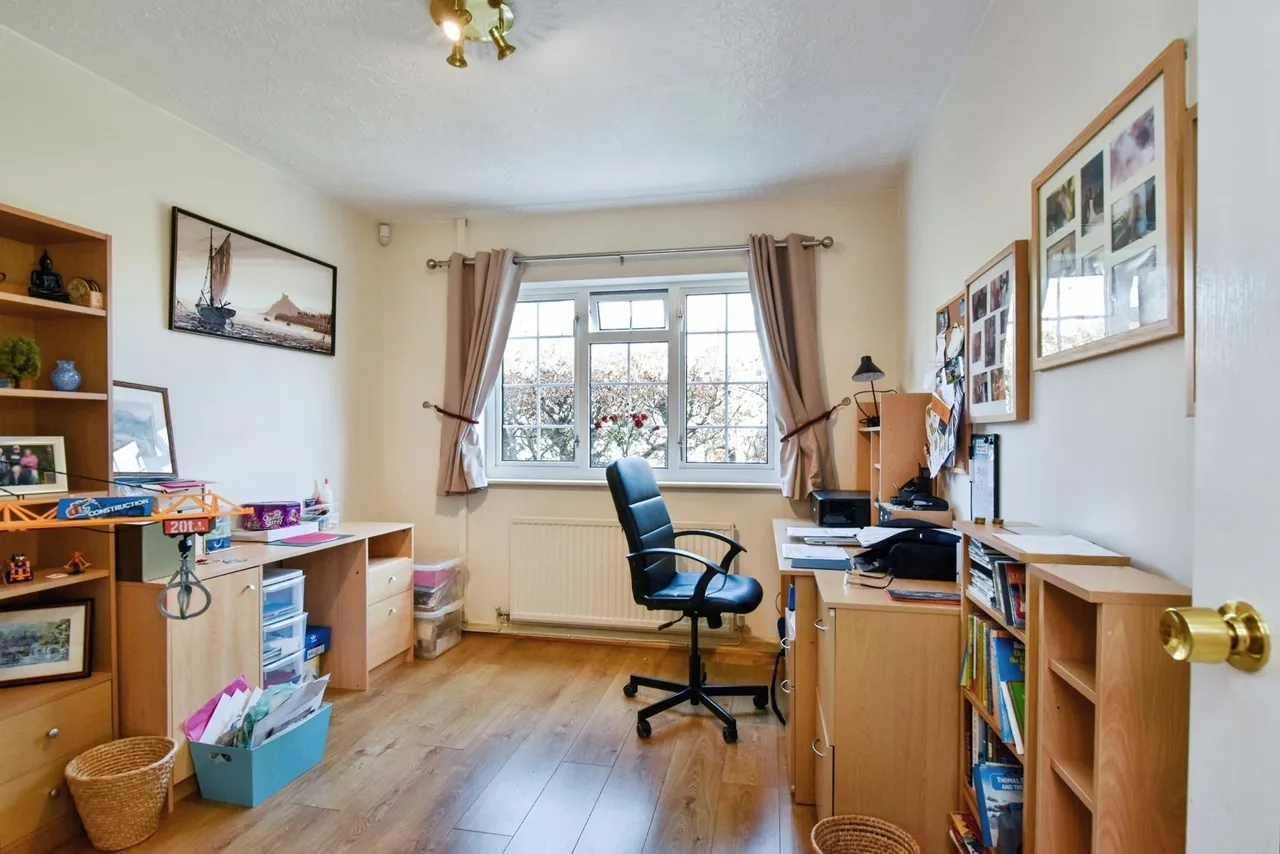 Kings Road, Llandybie, SA18, photo 18