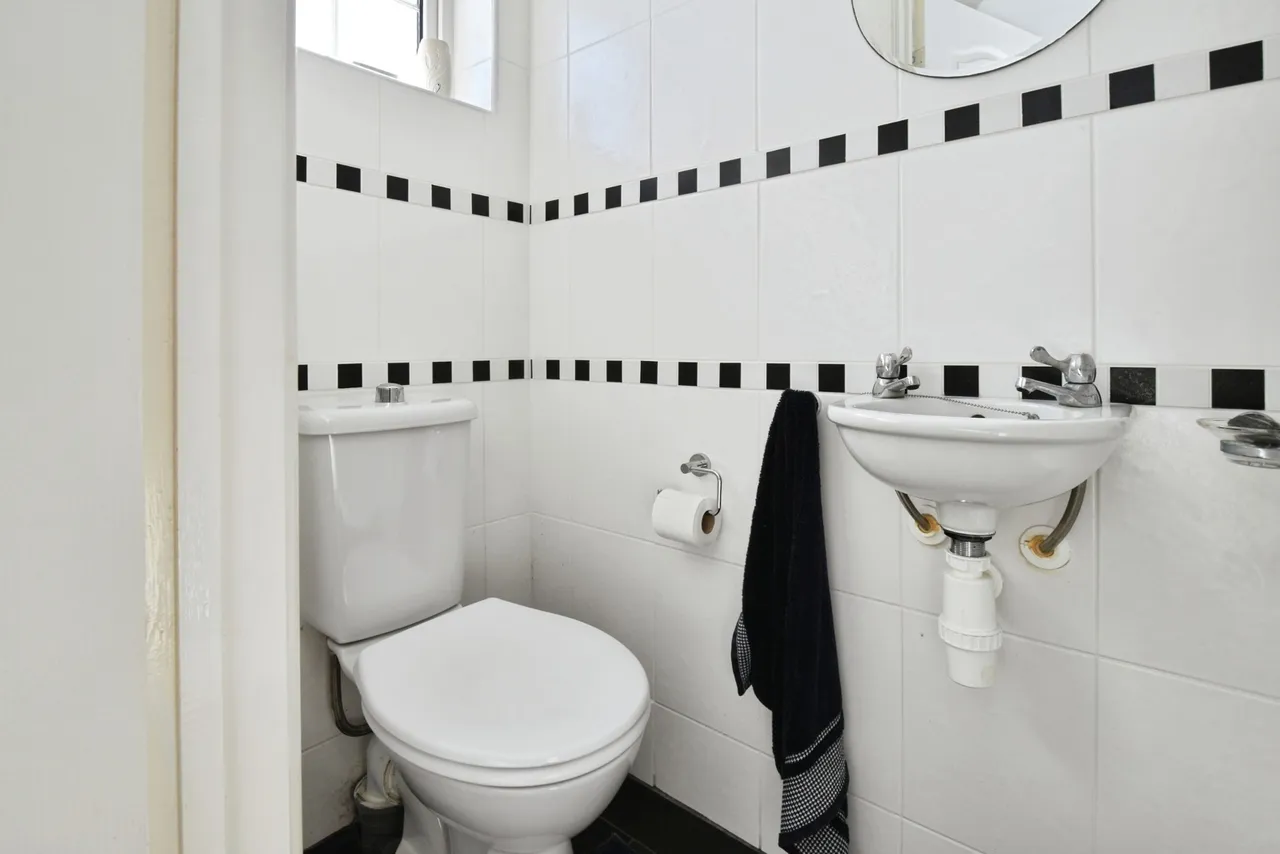 Kings Road, Llandybie, SA18, photo 10