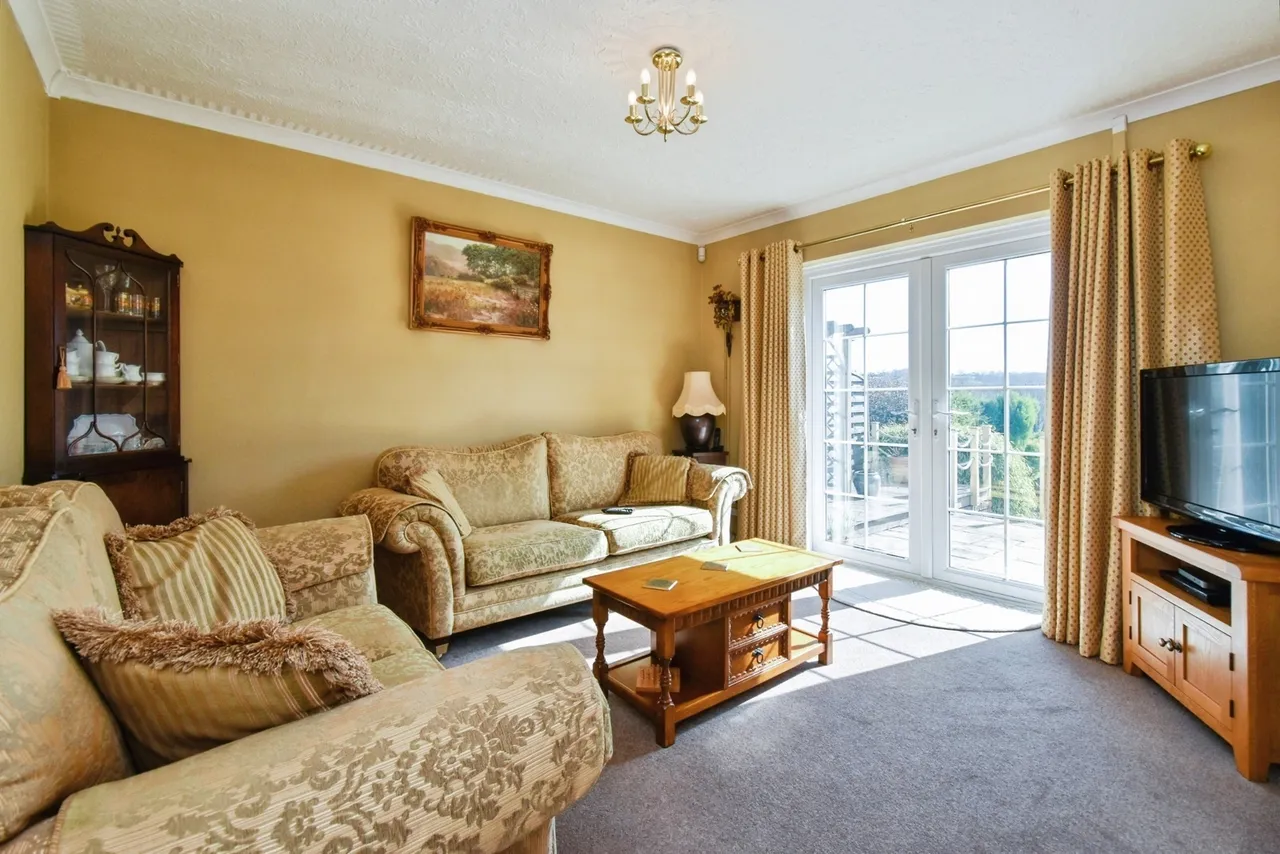 Kings Road, Llandybie, SA18, photo 19