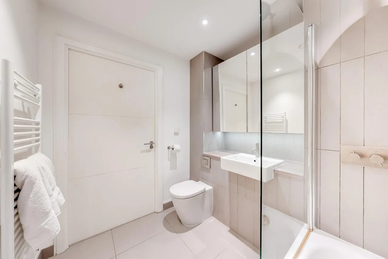 Leyton Road, London, E15, photo 27