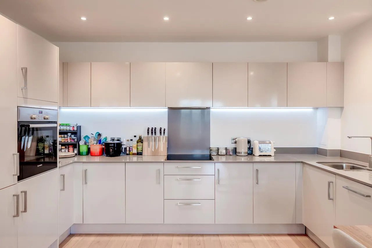 Leyton Road, London, E15, photo 11