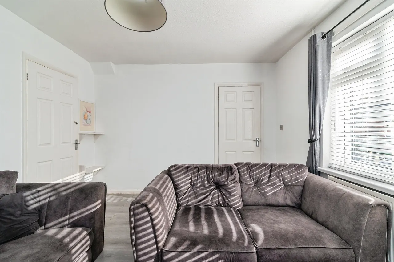 Gainsford Crescent, Nottingham, NG5, photo 5