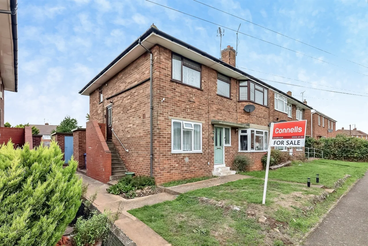 2 bed flat for sale, Northumberland Road, Kettering, NN15