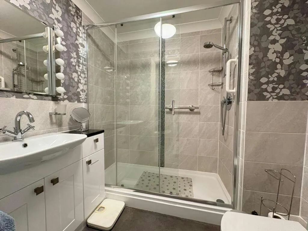 Massetts Road, Mitchell Court, RH6, photo 2