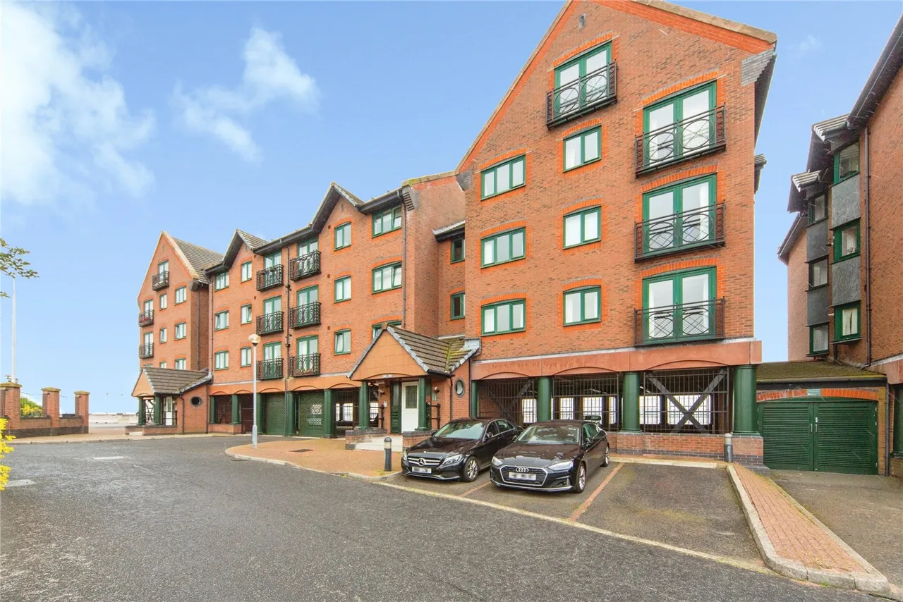2 bed property for sale, South Ferry Quay, Liverpool, L3