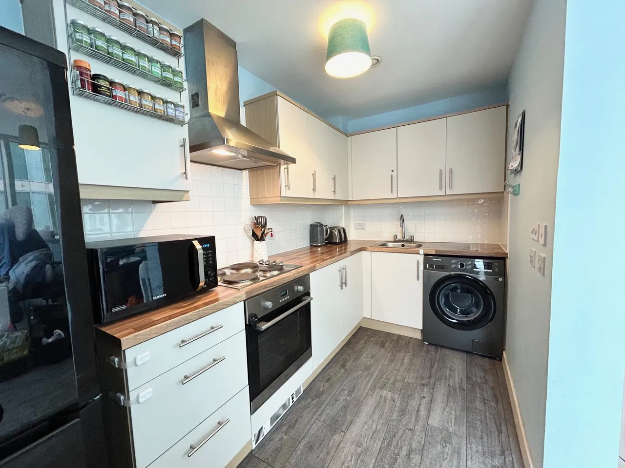 Carnegie House, Milton Keynes, 503 Witan Gate, MK9 2DA, photo 3