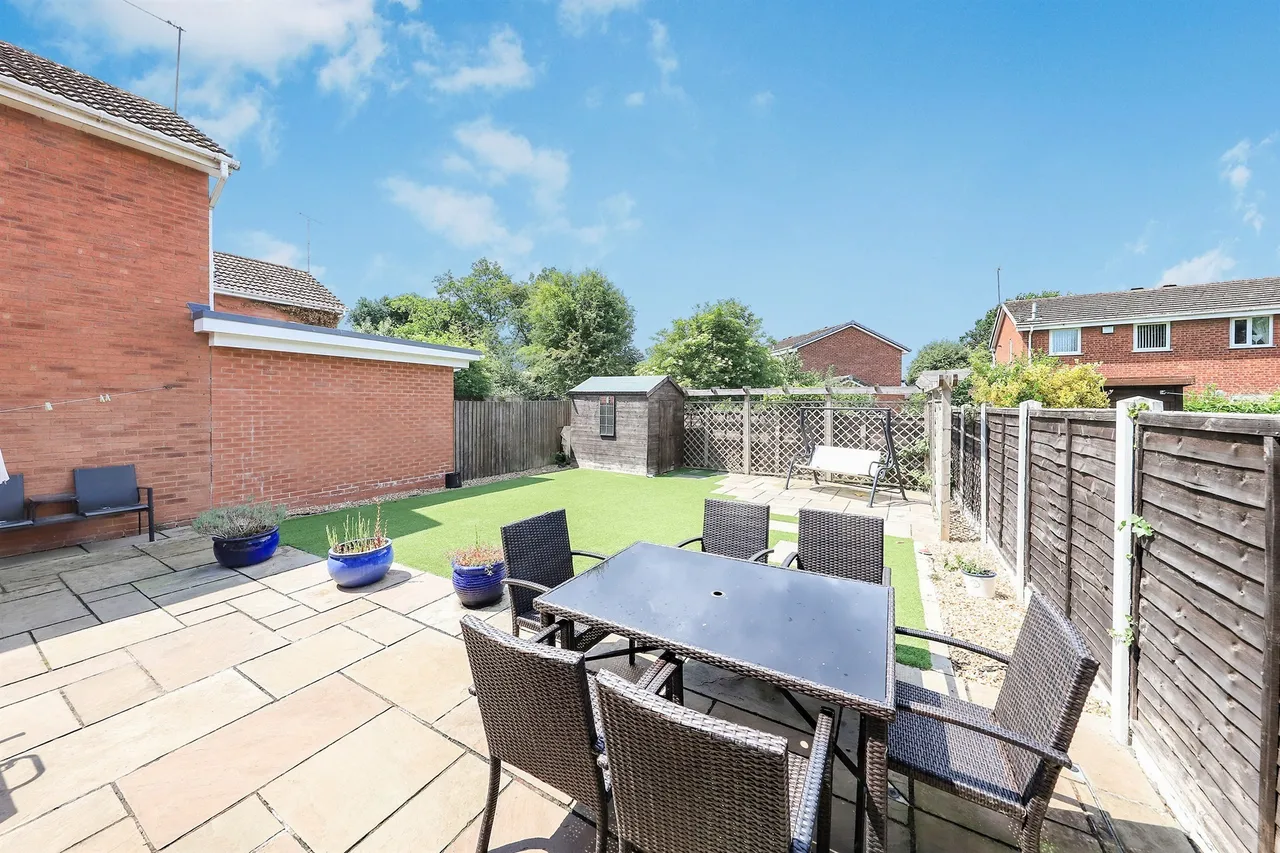 Primrose Gardens, Featherstone, WV10, photo 12