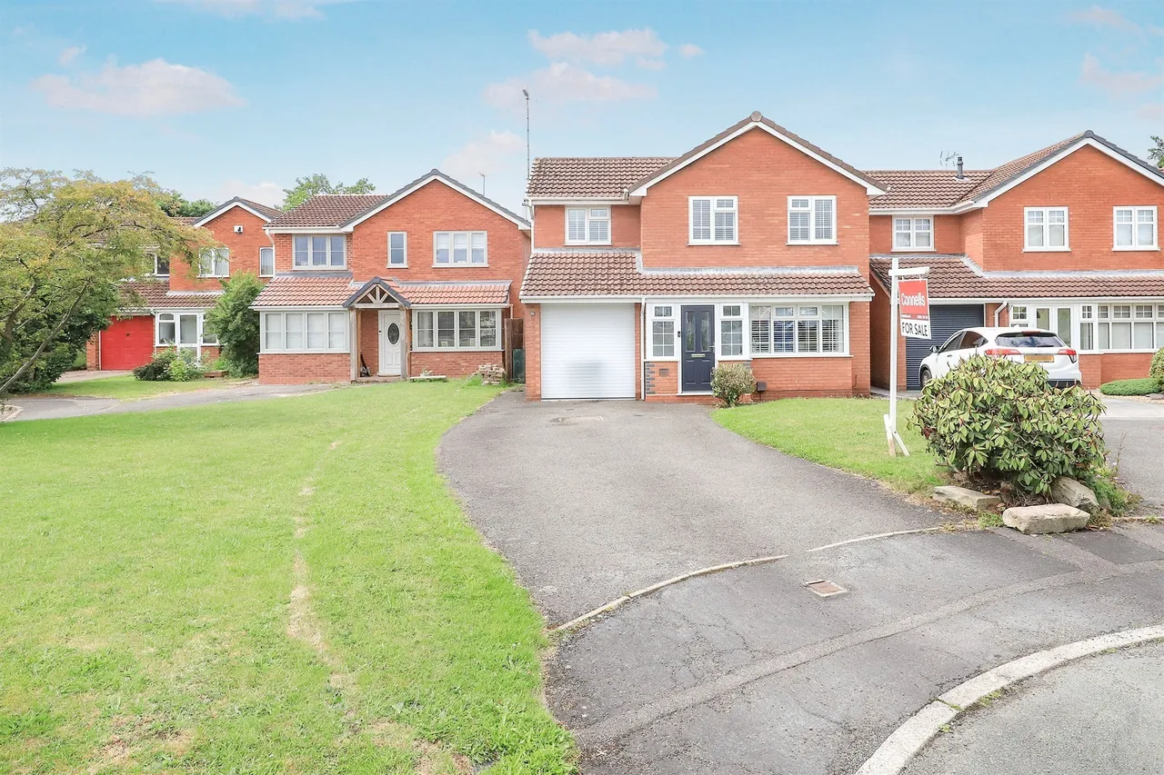 4 bed house for sale, Primrose Gardens, Featherstone, WV10