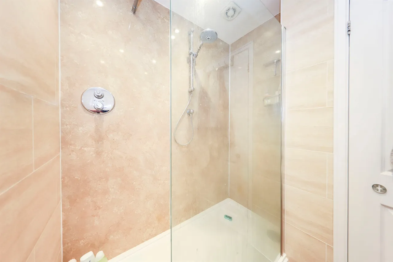 Primrose Gardens, Featherstone, WV10, photo 15