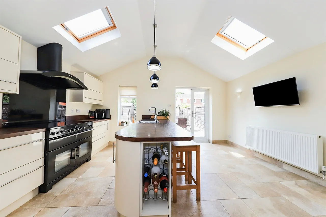 Primrose Gardens, Featherstone, WV10, photo 3
